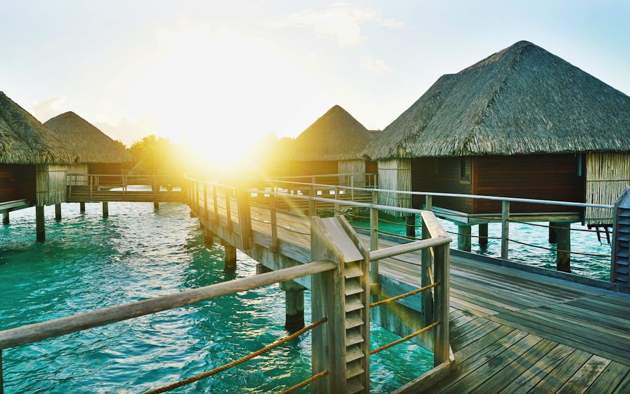 Bungalows sur pilotis à Bora Bora